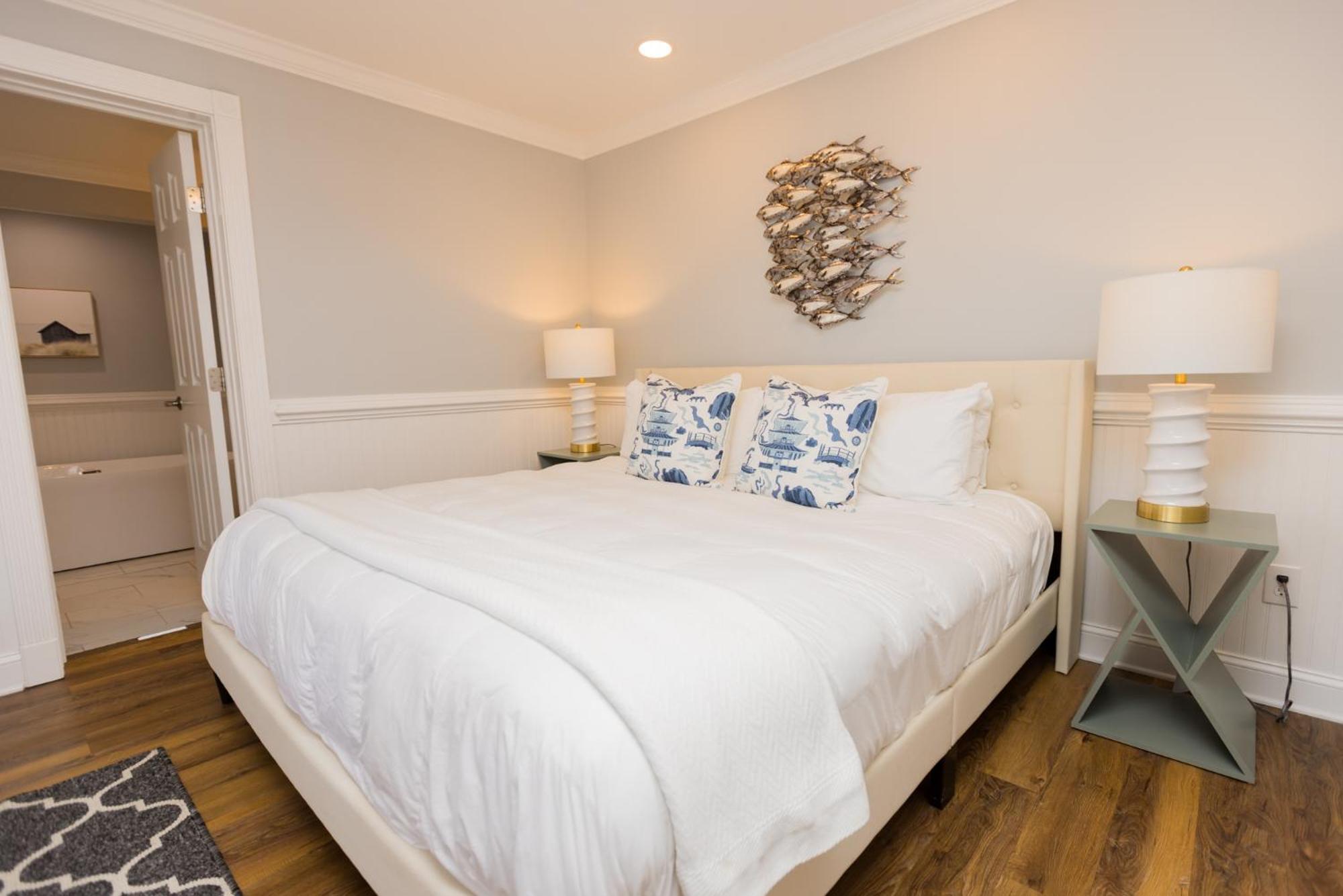 The Burrus House Inn Waterfront Suites Manteo Room photo