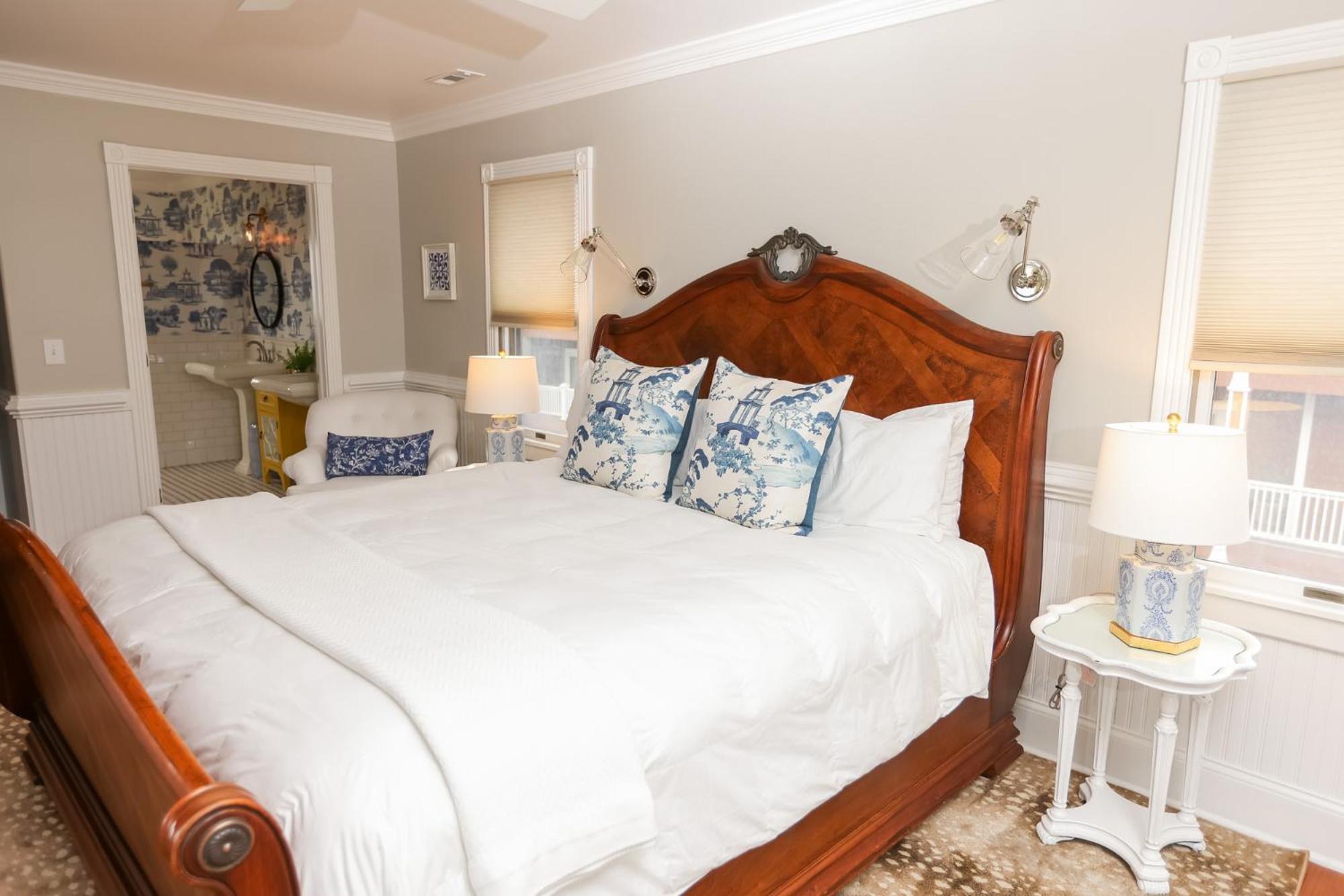 The Burrus House Inn Waterfront Suites Manteo Room photo